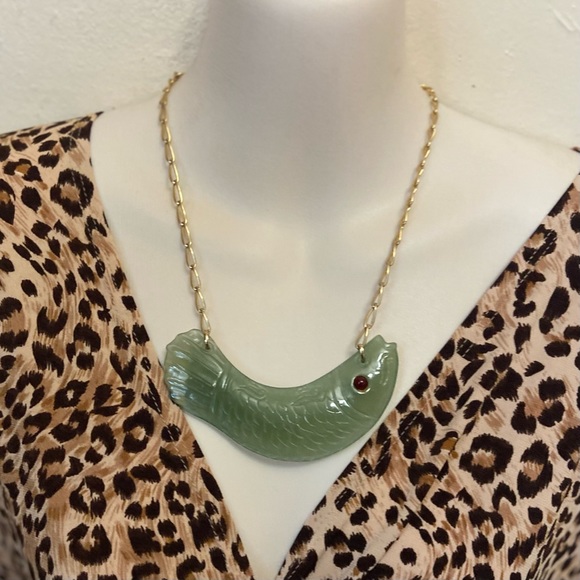 Vintage, 4.5in Carved Fish Jade  Necklace - Picture 4 of 10